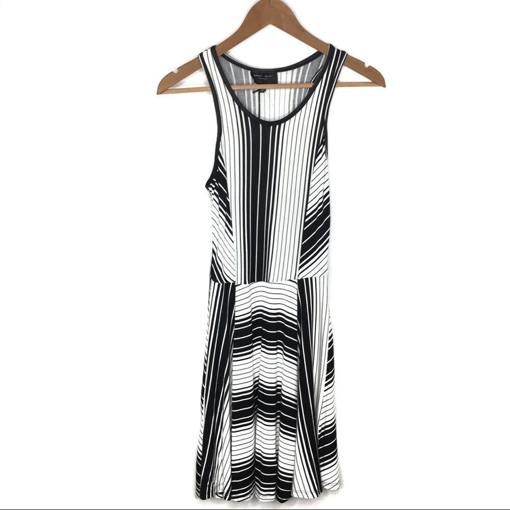 Romeo and Juliet Couture Size Small Black White Dress‎ Stripes